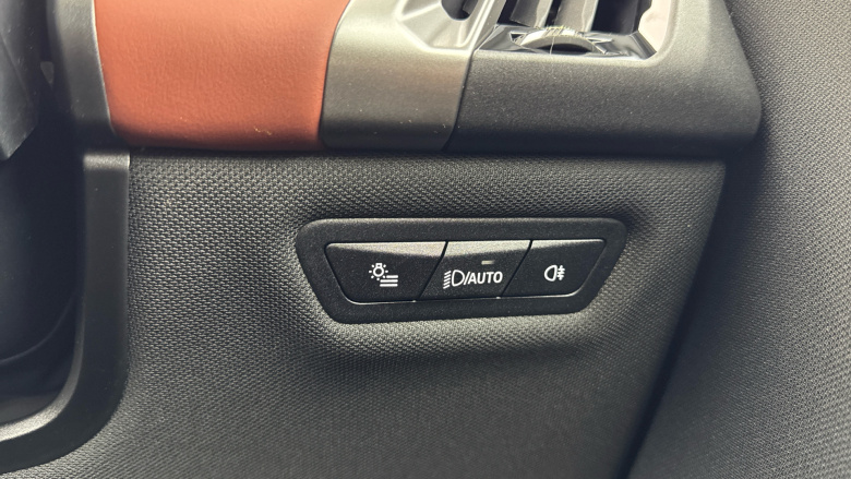 BMW iX 300kW xDrive45 M Sport 101kWh 5dr Auto [Pro Pack] Electric Estate